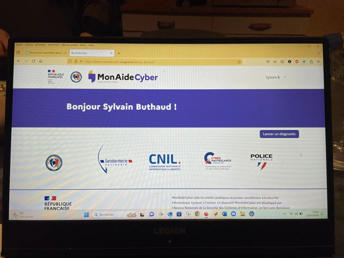 Tableau de bord Mon Aide Cyber affiché sur un écran